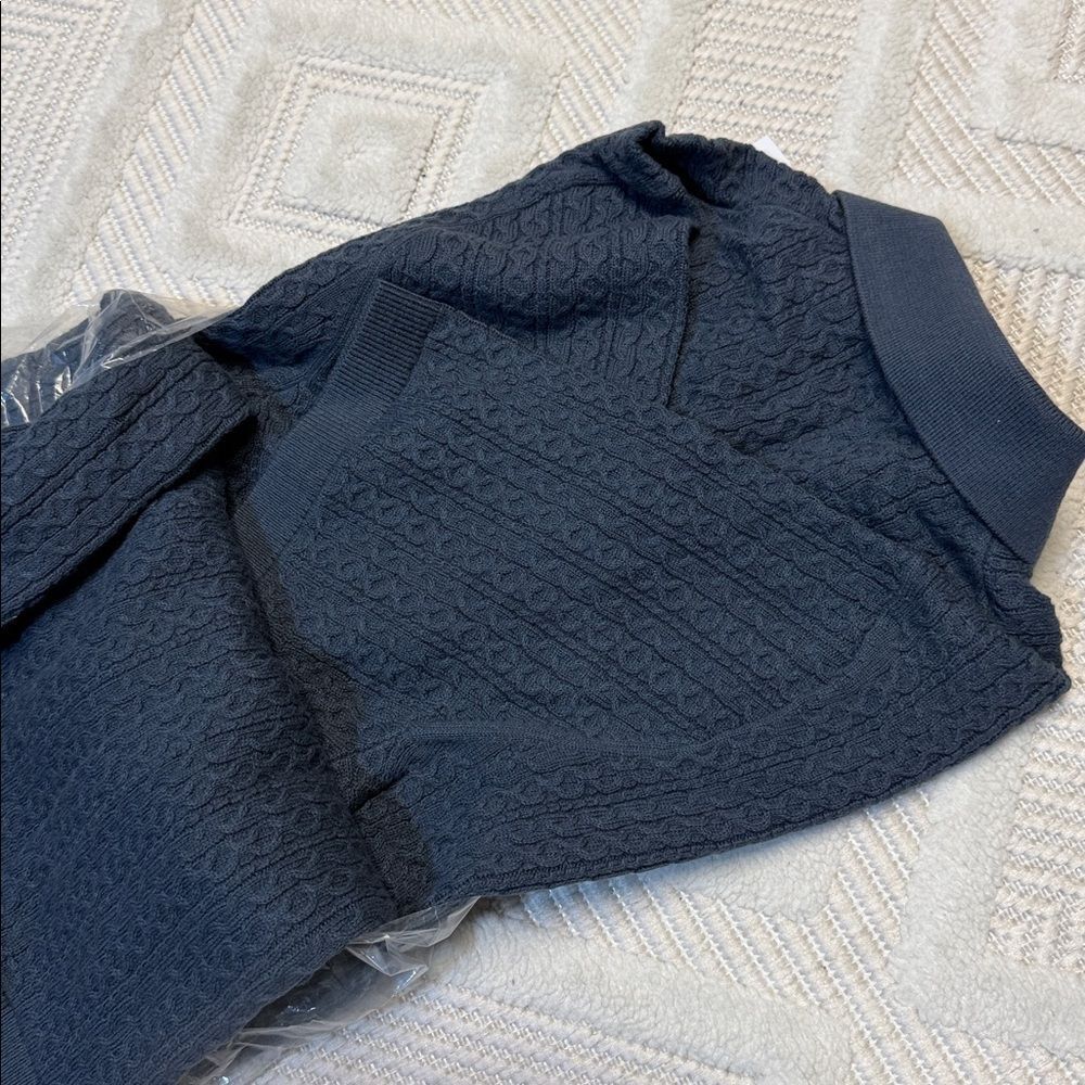 ABERCROMBIE & FITCH - Cable Button-Through Sweater Polo - Picture 6 of 6